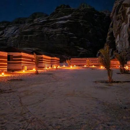 Moon Night Camp Hotell Wadi Rum Eksteriør bilde