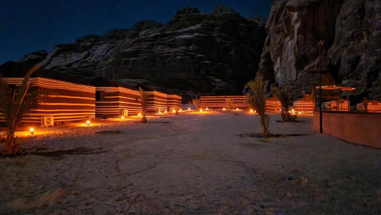 Moon Night Camp Hotell Wadi Rum Eksteriør bilde